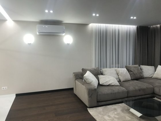 ЖК Сонячна Брама продам 4 к квартиру Київ