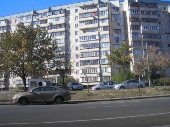 Квартира 3х комнатная метро Харьковская ул.Ревудского 24 с мебелью