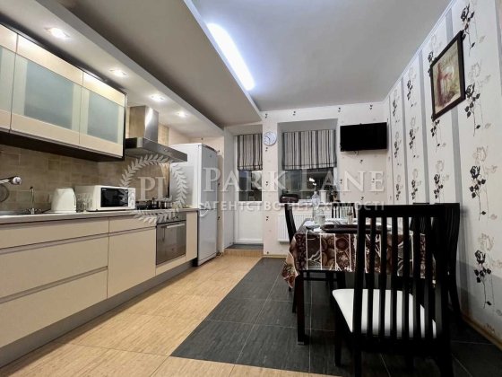 Продам 2-к Голосеево м.Демеевская ул.Голосевская 13