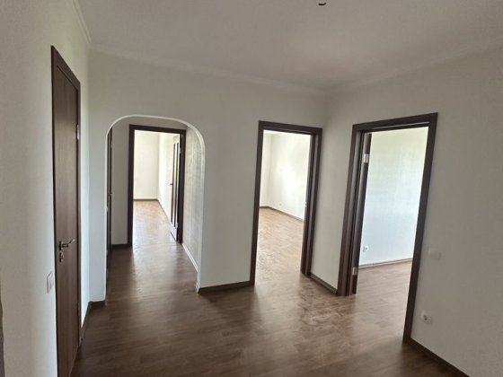 Продаж 2-х кім квартири провул. Моторний 11б