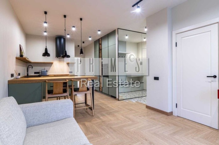 Продажа квартиры по самой низкой цене 82 м2 Комфорт Таун Днепровский - фото 1