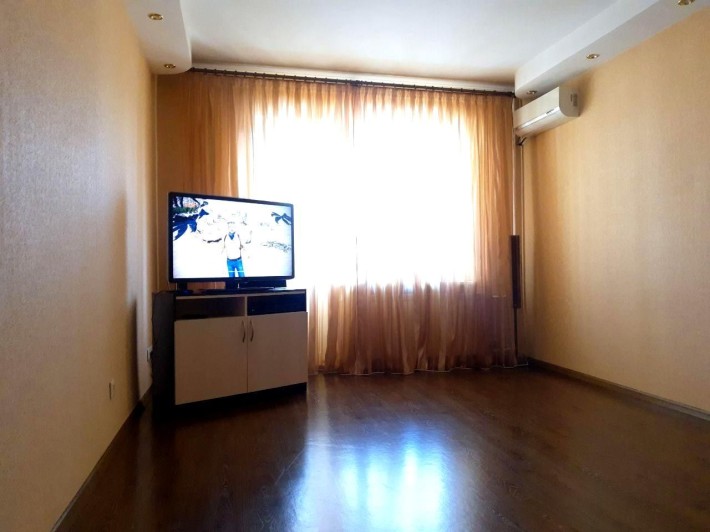 БЕЗ % Простора 3-к квартира 75 м² з ремонтом Лариси Руденка 3-А - фото 1