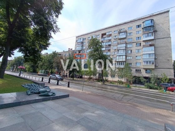 Продаж 2-х квартири на Печерську, вул. Лаврська, 4