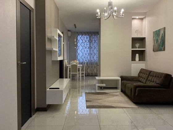 Продам 2 кім.квартиру Анни Ахматової 30