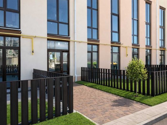 БЕЗ% 1-кімнатна квартира з двориком. Будинок заселений. 20 хв до метро Киев