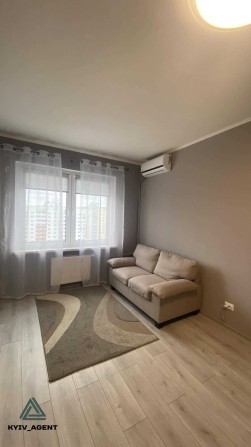 ЗАЇЖДЖАЙ І ЖИВИ ! Стильна видова 1-к квартира на вул. Софії Русової - фото 1