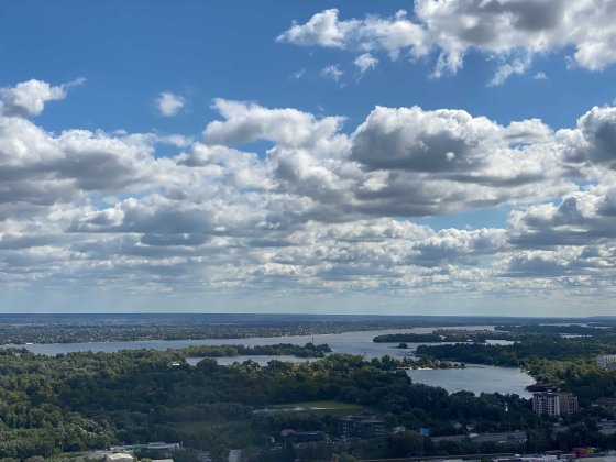 Продам 3-к квартиру Голосеевский р. пр. Науки с видом на р Днепр Киев