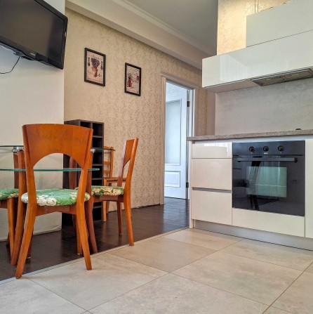 1-кімнатна квартира в будинку 2005 року: Київ просп. Леся Курбаса 5-В - фото 1