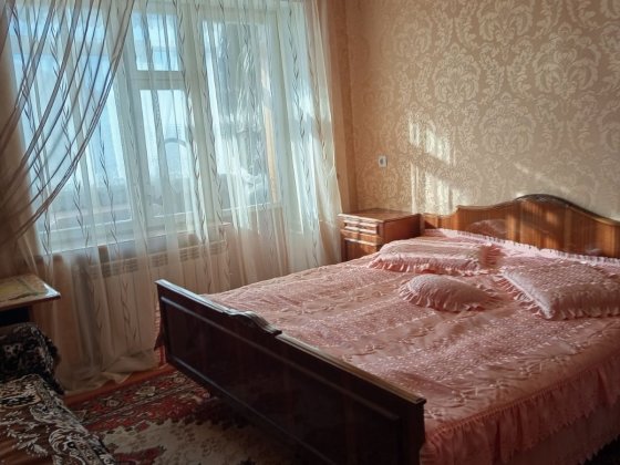 Оренда двох кімнат в трьох кімнатній квартири Шепетовка