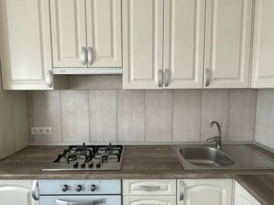 Пропонуємо вам  2х кімнатну квартиру студію на Південному Заході! Хмельницкий