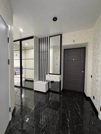 Здається   2к ЖК Віницький
Площа 67кв м
Поверх 9/9 ще є тех поверх
Дор - фото 1