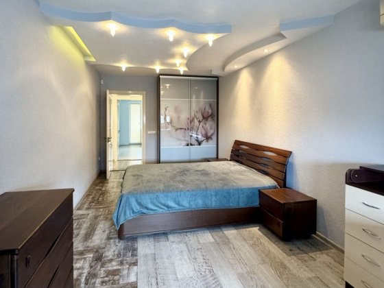 Продам 3х ком. На Коммунаре с ремонтом Днепр