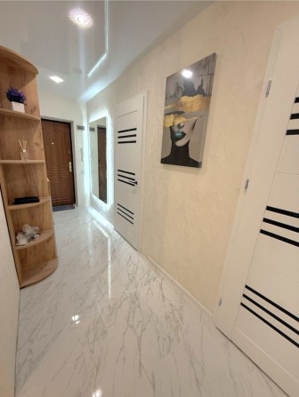 Продам 2-х комнатную "Чешку" на 2/9 в Центре После ремонта!!! - фото 1