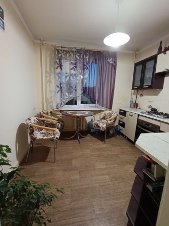 Дніпро. Центр міста. Цегляний будинок - фото 1