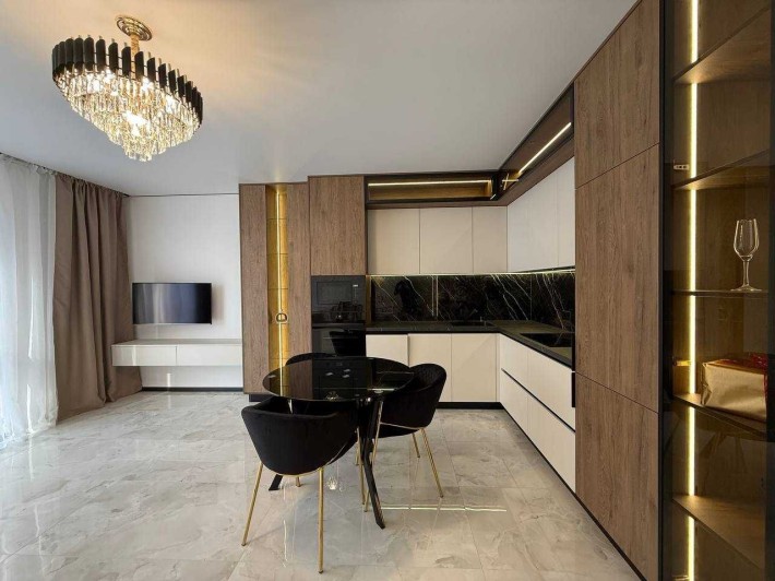 Продаж 1 кім. + кухня-студія вул. Богдана Хмельницького - фото 1