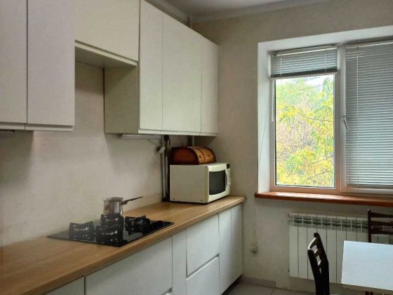 Не ідеальна, зате справжня — 4 кімнати простору і тепла Запоріжжя