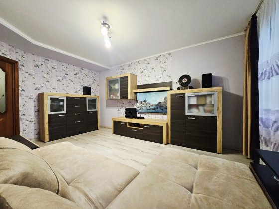 Продаж великої 1к ЖМ Перемога б.Слави Дніпро