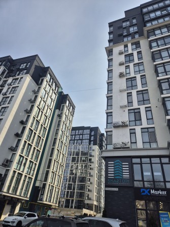 Продам велику 1 кімнатну квартиру в новобудові - фото 1