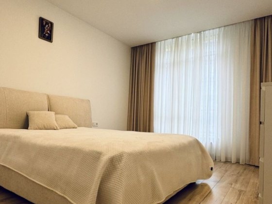 Від власника продається 2х кімнатна квартира 71кв жк веселка вулиця 15 Львів