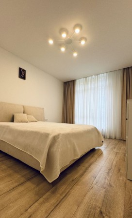 Від власника продається 2х кімнатна квартира 71кв жк веселка вулиця 15 - фото 1