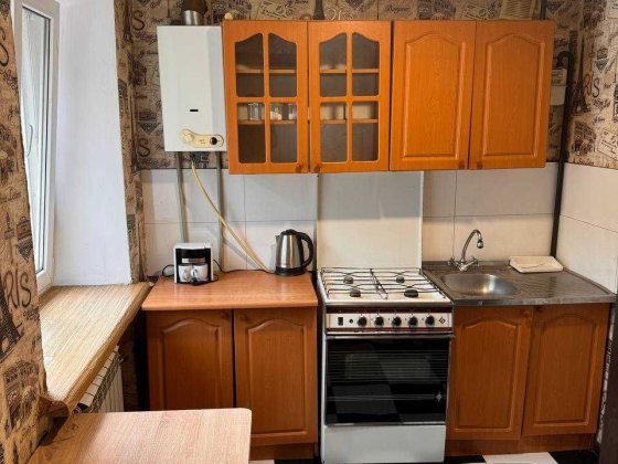 Продам 2 комн квартиру пр. Богдана Хмельницького 45 Дніпро