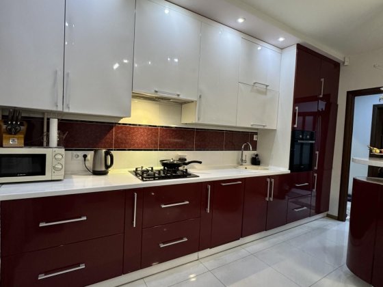 Продаж 2 кімн квартири з ремонтом по вул.Пасічна Львов