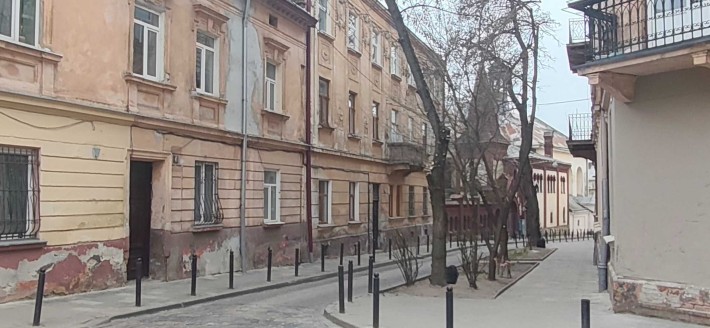 Продаж 1-к вул. Сніжна, історичний тихий центр, ремонт, вільна - фото 1