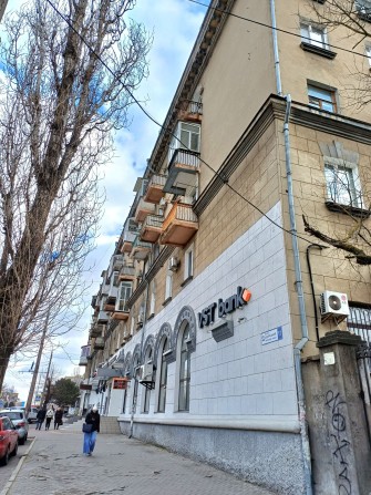 Продам 2-х комнатную  "Сталинку" в Центре / Водопроводная - фото 1