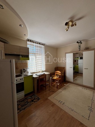 Продається кв-студія в ближньому центрі на вул. Оглоблина - фото 1