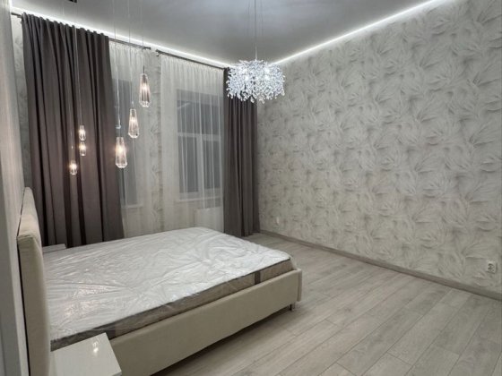 Простора сучасна 3к в Центрі, 75 кв.м., ремонт, гараж Кропивницький