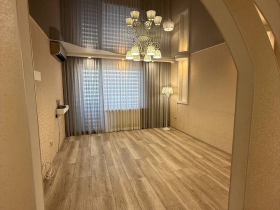 Продам 3- кімнатну квартиру в центрі міста  на  Преображенській Кропивницький