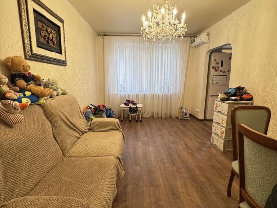 Продається 4 кімнатна сталінка на Бульварі.