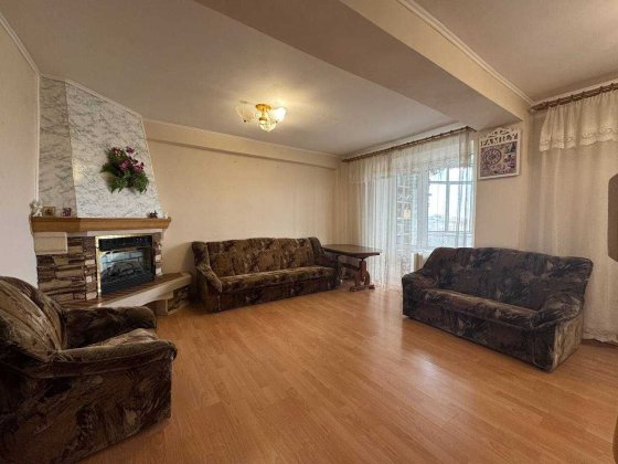 продаж трикімнатної квартири в старішій новобудові по вул.Граб'янки. Львов