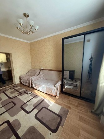 Продаж 1 кімнатної квартири в Центрі з меблями і технікою - фото 1