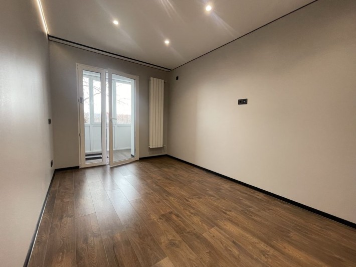 3 кім.квартира з Новим ремонтом Укомплектованою кухнею Панчішна ф-ка - фото 1