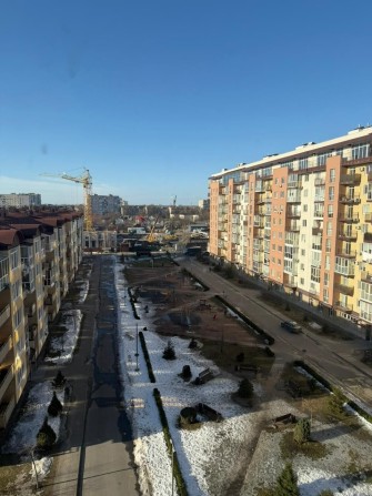 Продам чотирьох кімнатну квартиру - фото 1