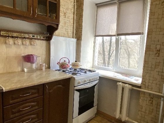 Продам 1 комнатную квартиру юго-западный массив /толбухина Одесса