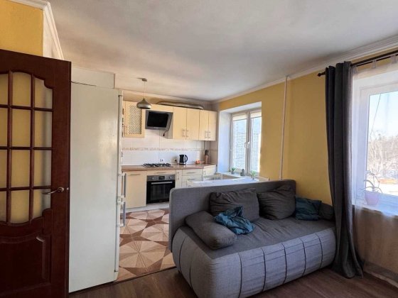 Продаж кв (три спальні + кухня-вітальня) Ближній центр вул Сахарова Львов