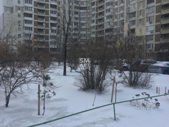 Продам 3-кімнатну на Позняках, 3 поверх, 73 кв.м, вул. А.Ахматової, 6