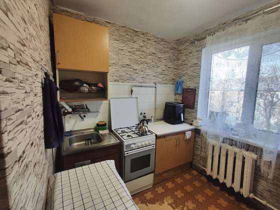 Продам 2-кімнатну Василенка, Гавела, метро Берестейська