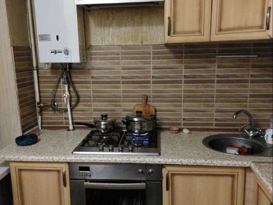 Продам 2к квартиру біля метро Святошин. Газова колонка. Газова плита.