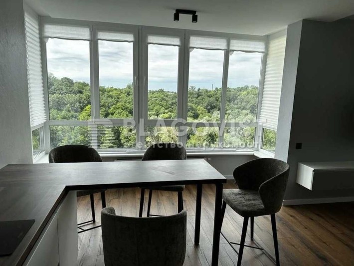 Кадетський гай, ЖК Медовий, метро Вокзальна - фото 1