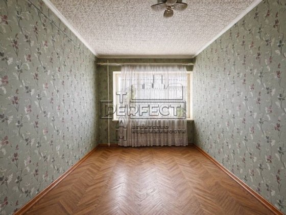 Продаж 3-к квартири  Куринного 9 / Курінного 9