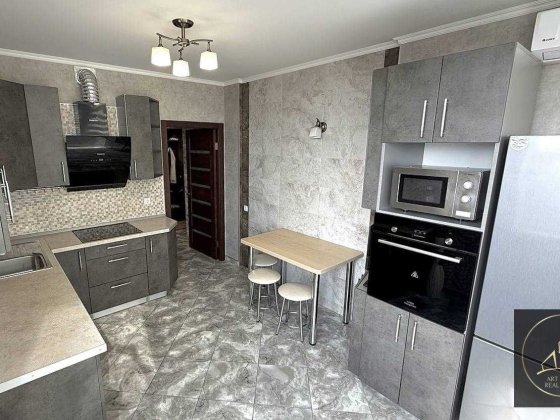 Продається 1-кімнатна квартира з видом на парк у Києві! Без комісії! Киев