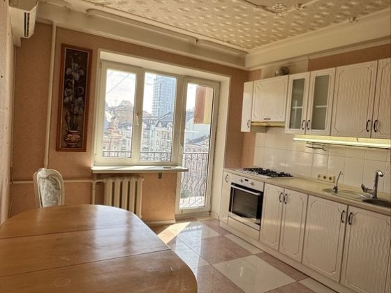 Продаж 4-кімнатної квартири 80м² у центрі Києва без комісії Киев