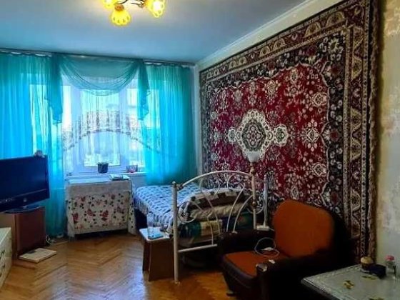 Продаж 3-кім квартири Олега Мудрака (Наумова )23в  метро Академгородок