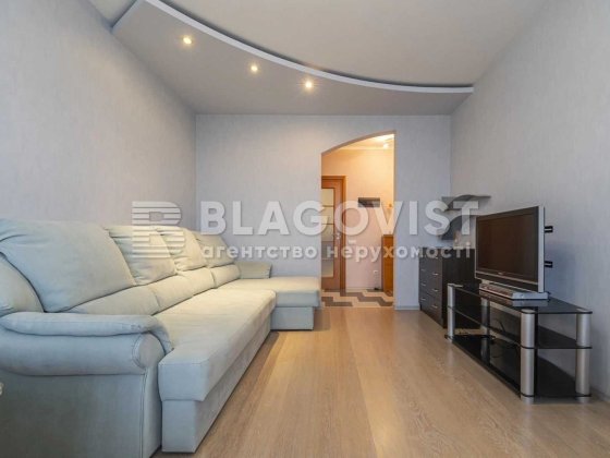 1К вул. Верховинна 37 ст.м. "Житомирська" 7 хв. пішки