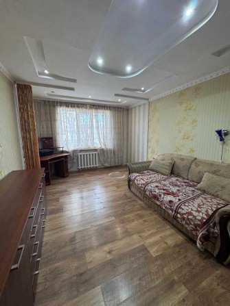 Продам 3 кім кв 69кв. Ушакова 20 Академ, Є відновлення - фото 1