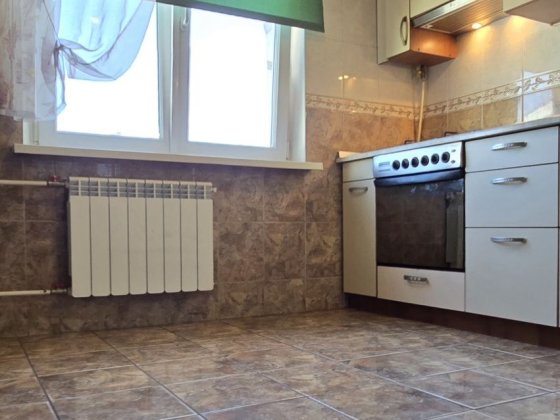 Продам 3-кімнатну квартиру Симиренка 22Б  75 м² ремонт  меблі Киев