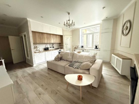 Продажа 2к квартиры в центре Киева 62 м Липинского центр Киев